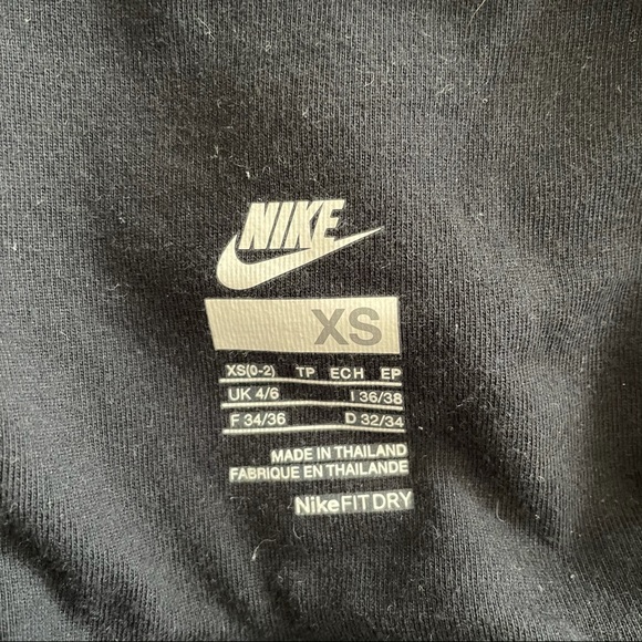 Nike Dri Fit cowl fitted sweatshirt running shirt - Picture 8 of 8